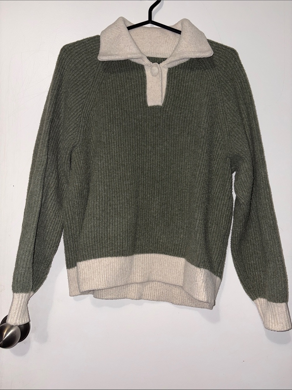 Oversized SMALL aerie Olive Green Knit Sweater with Cream Trim Collar- GUC-FUC